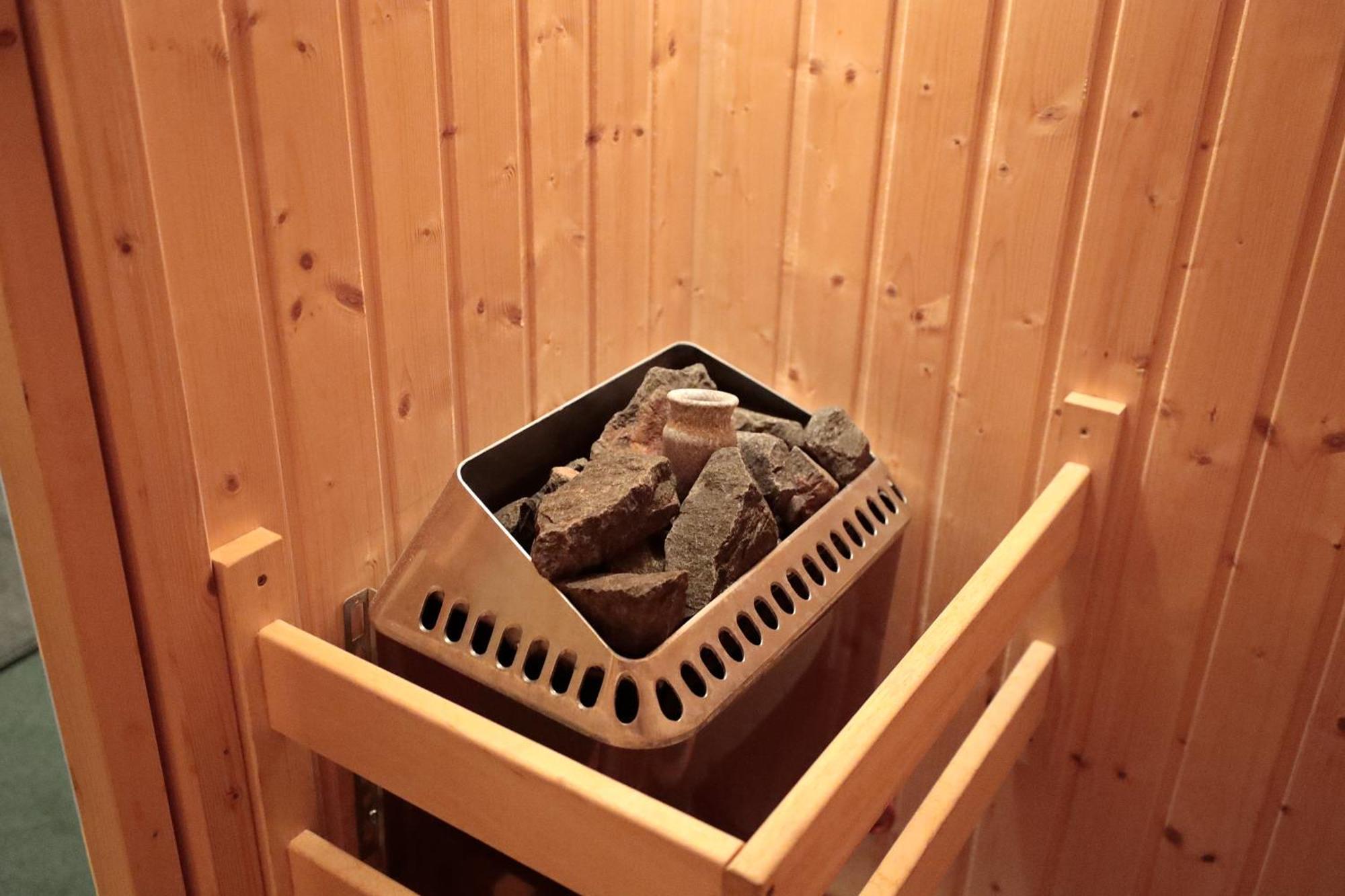 Goldhouse - Sauna, Whirlpool, Switch, Darts & Mehr 安德纳赫 外观 照片